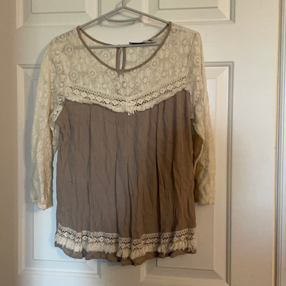 cute southern chic blouse!